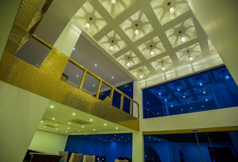 Отель Trillium Boutique City