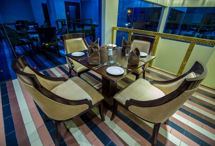 Отель Trillium Boutique City