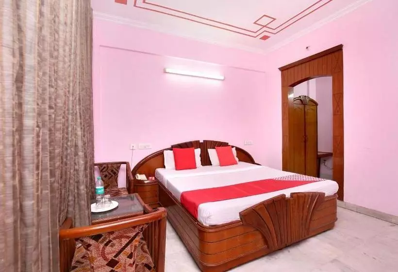 Oyo 14754 Hotel Ashish
