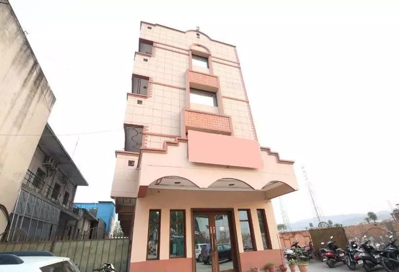 Oyo 14754 Hotel Ashish