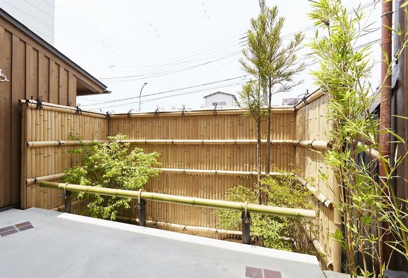 Utsuwa Designed Hostel