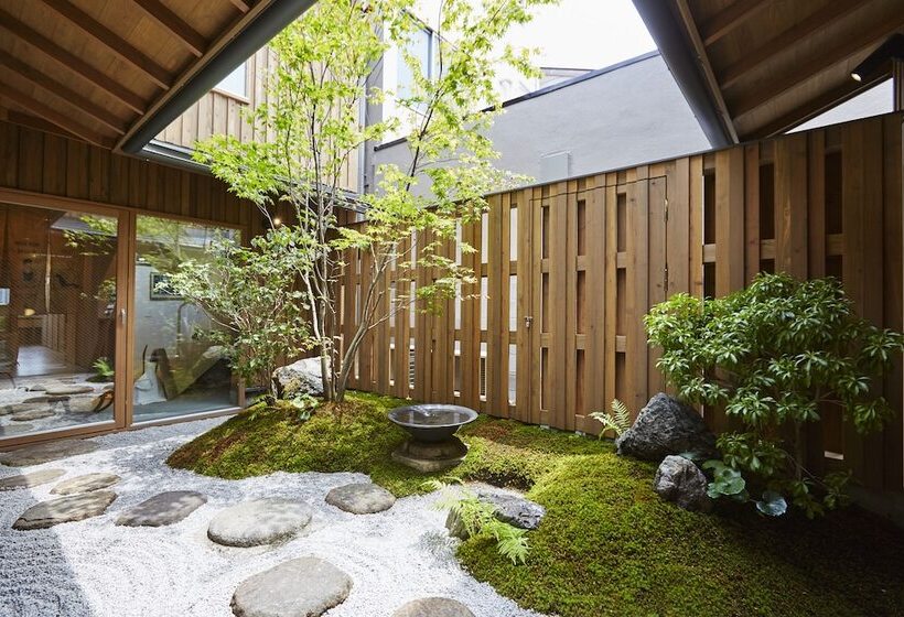 Utsuwa Designed Hostel