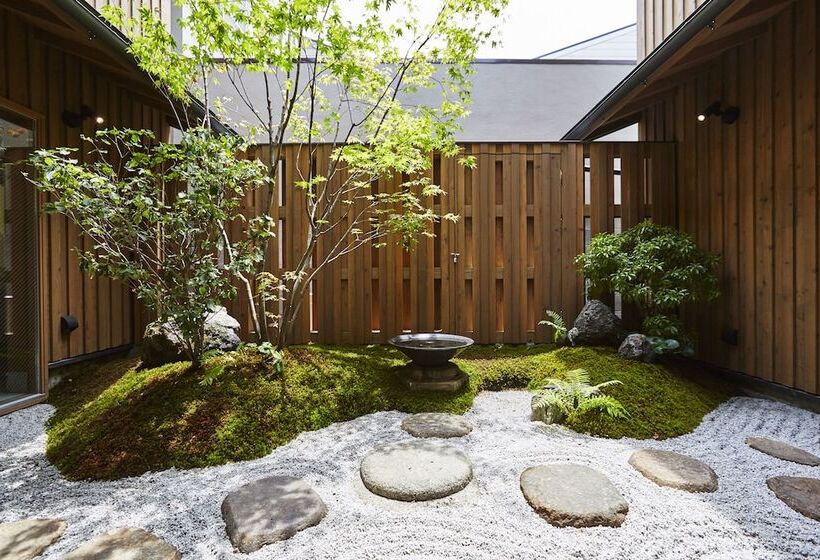 Utsuwa Designed Hostel