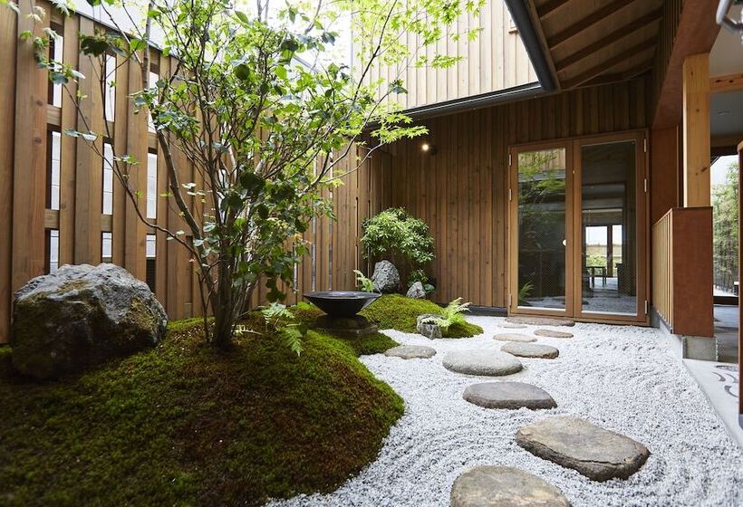 Utsuwa Designed Hostel