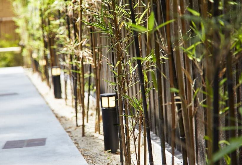 Utsuwa Designed Hostel