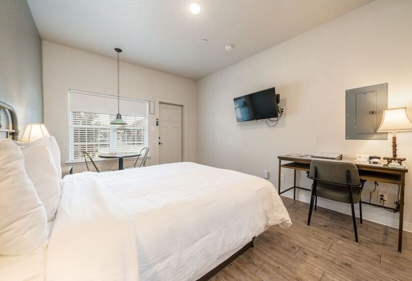 فندق صغير Best Court