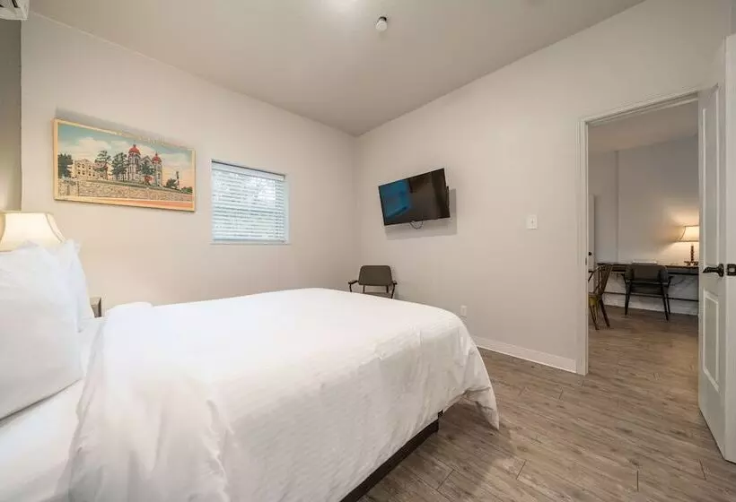 ユースホステル Best Court