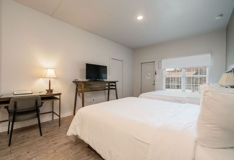 فندق صغير Best Court