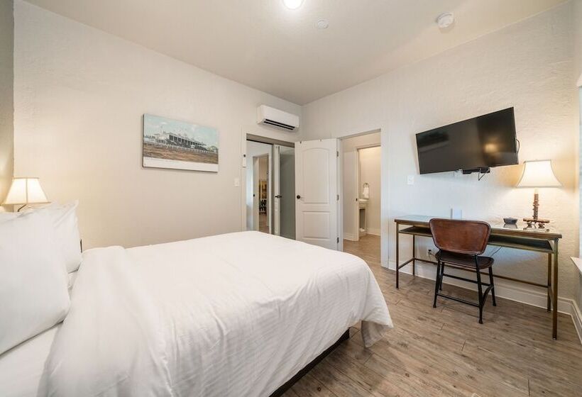 فندق صغير Best Court