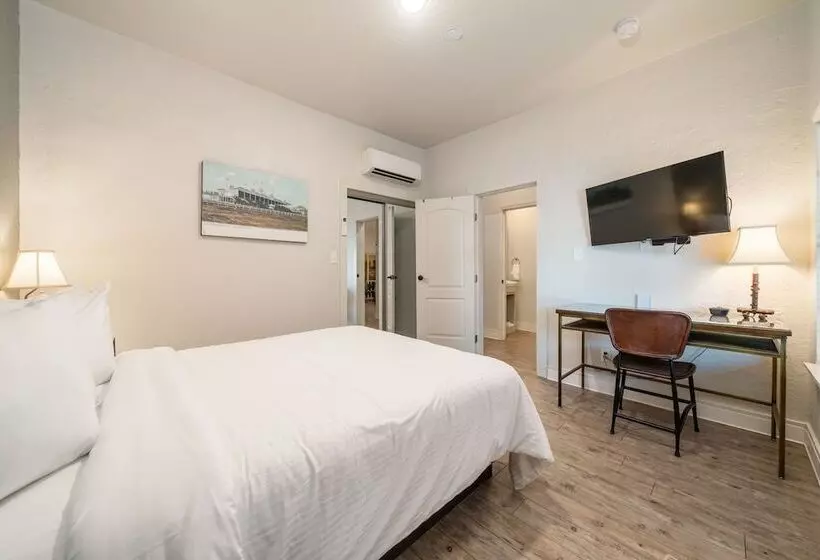 ユースホステル Best Court