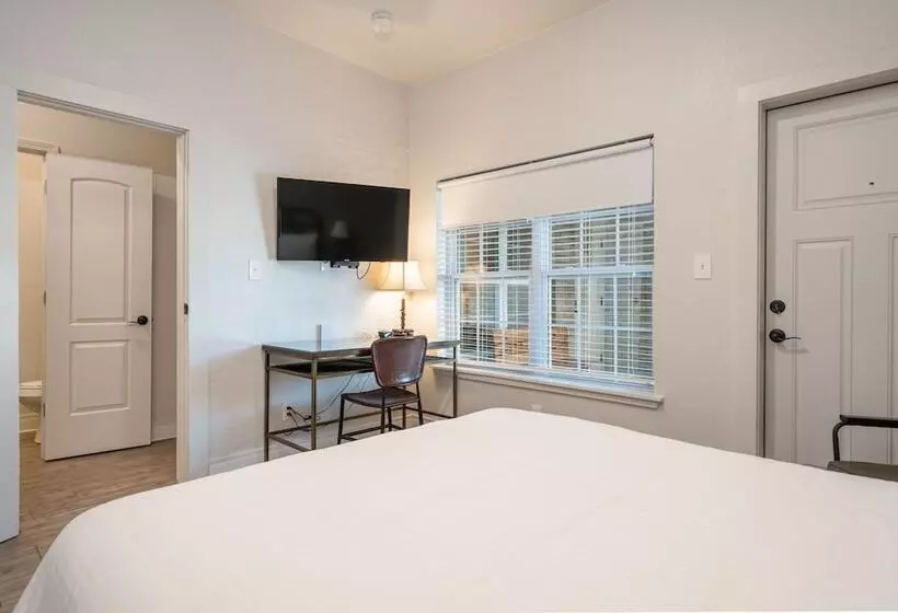 ユースホステル Best Court