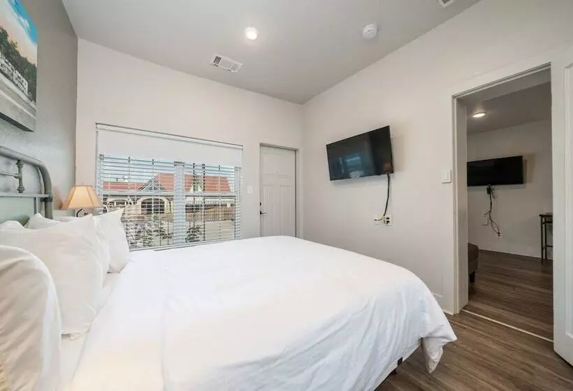 ユースホステル Best Court