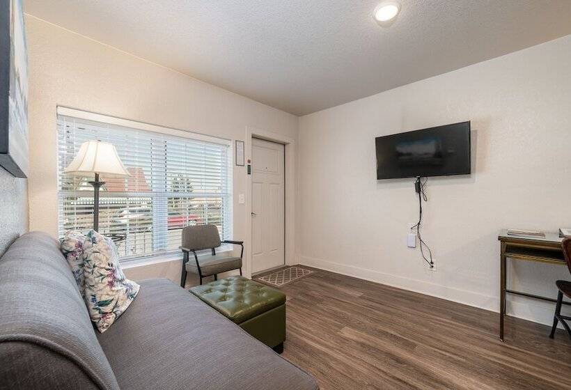 فندق صغير Best Court