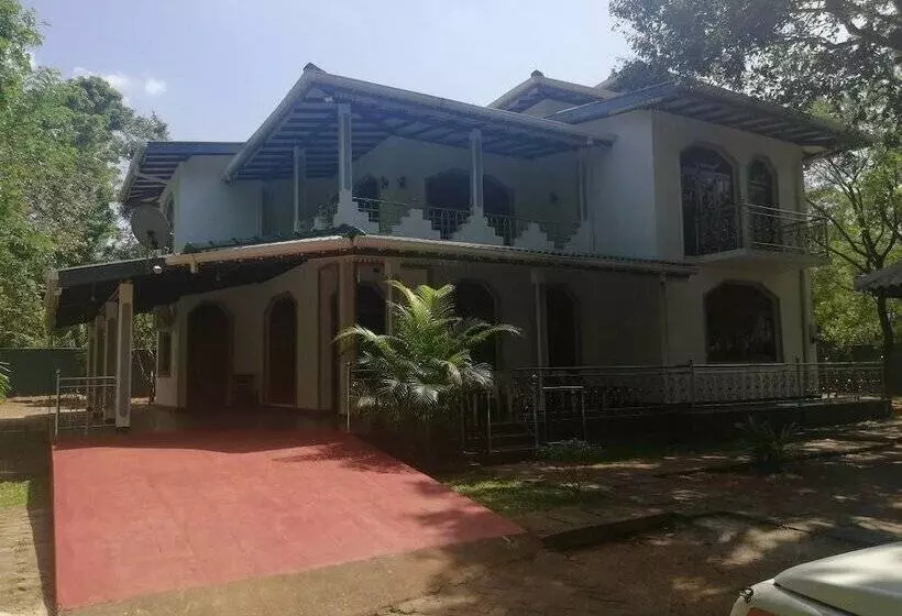 Aamiaismajoitus (B&B) N.l.i. Guest House