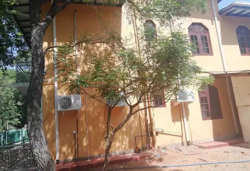 Aamiaismajoitus (B&B) N.l.i. Guest House