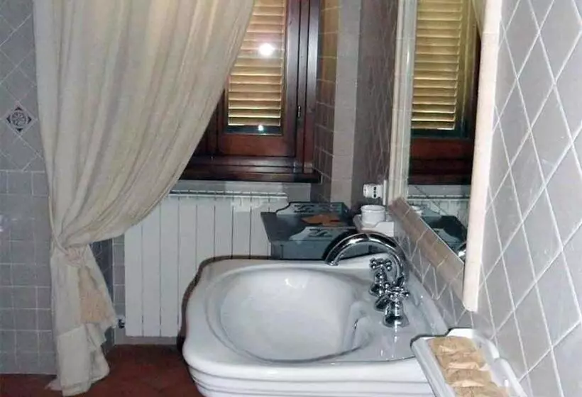 هتل Agriturismo Il Poggiolo