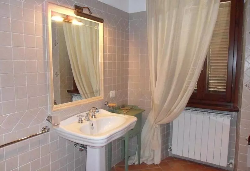 هتل Agriturismo Il Poggiolo