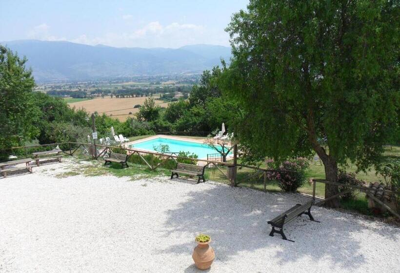 هتل Agriturismo Il Poggiolo