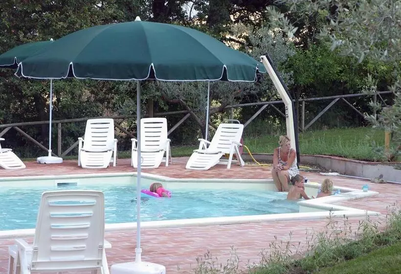 هتل Agriturismo Il Poggiolo
