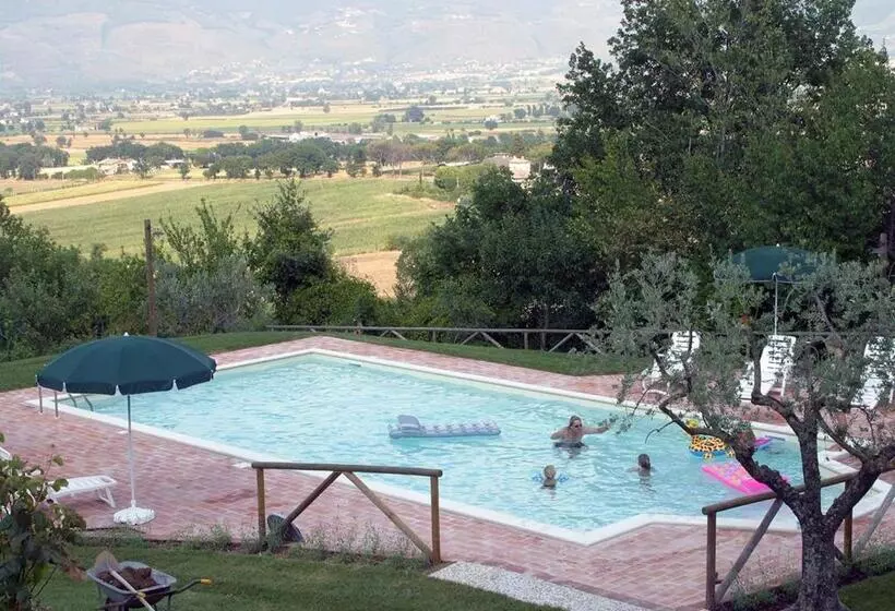 هتل Agriturismo Il Poggiolo