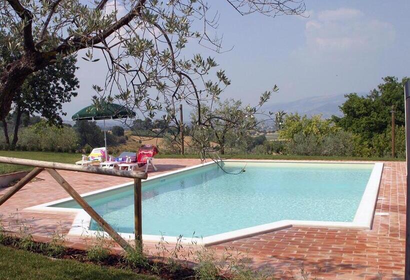 هتل Agriturismo Il Poggiolo