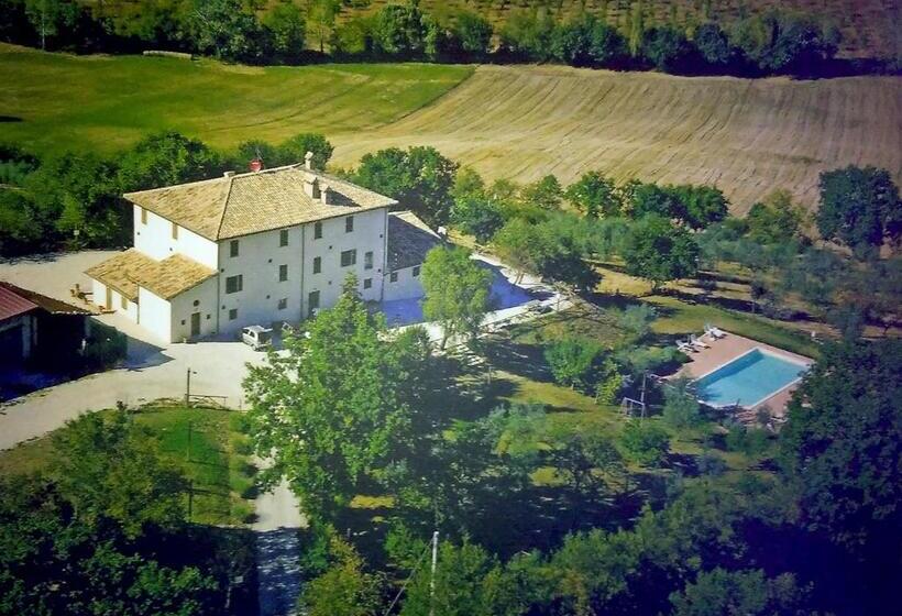 هتل Agriturismo Il Poggiolo