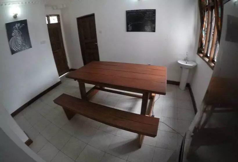 Rightminded Travelling Hostel