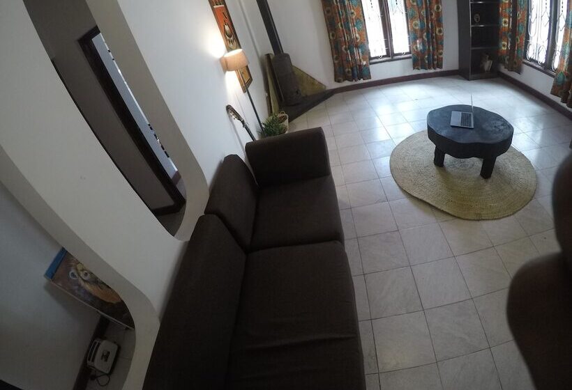 Rightminded Travelling Hostel