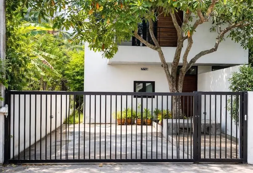 پانسیون Room Ana S House In Lipa Noi