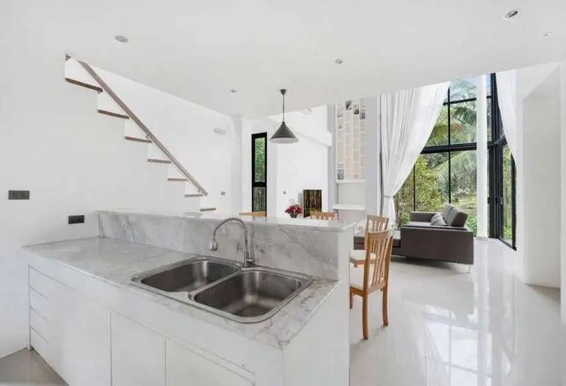 پانسیون Room Ana S House In Lipa Noi