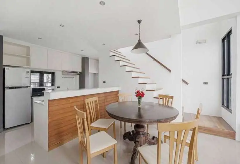 پانسیون Room Ana S House In Lipa Noi