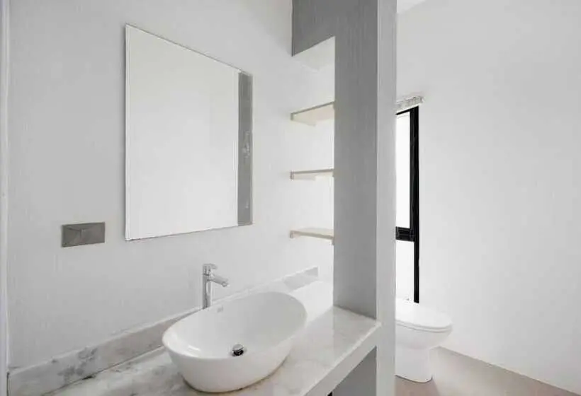 پانسیون Room Ana S House In Lipa Noi