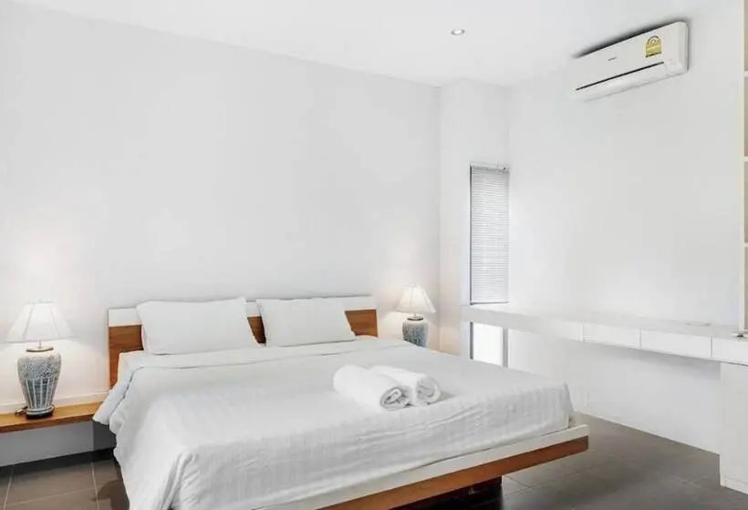 پانسیون Room Ana S House In Lipa Noi