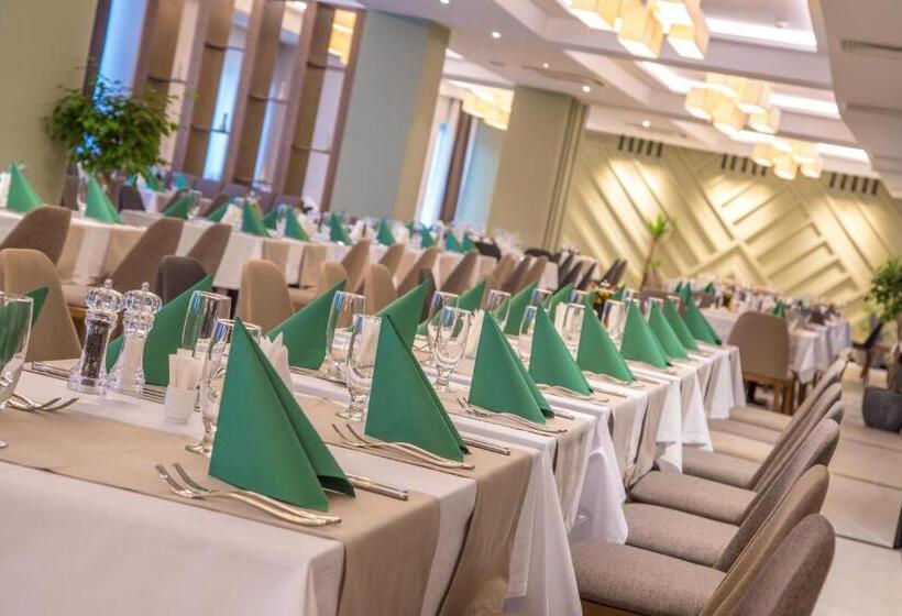 هتل Unique Resort And Spa