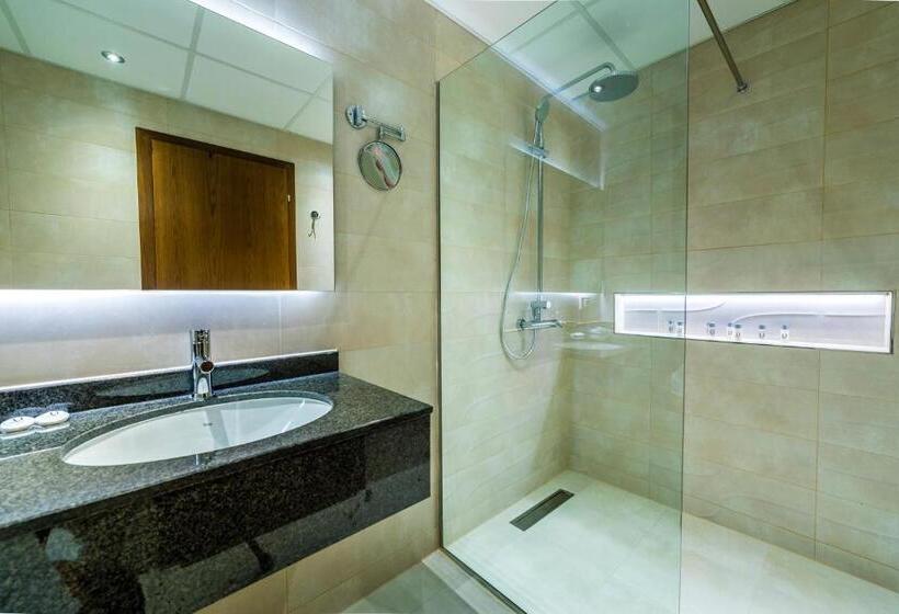 هتل Unique Resort And Spa