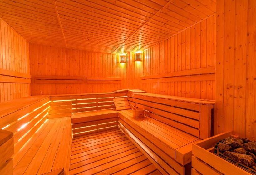 هتل Unique Resort And Spa