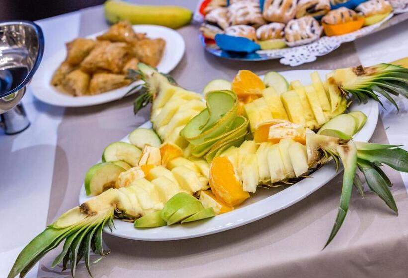 هتل Unique Resort And Spa