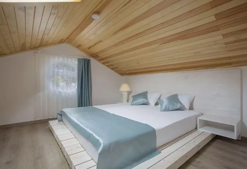 Kybele Suites