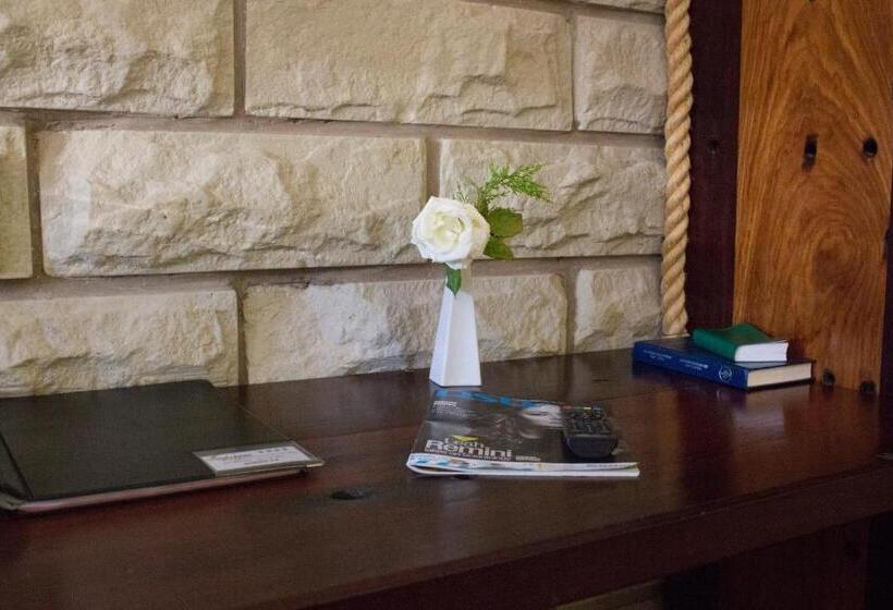 פנסיון Imperani Guesthouse