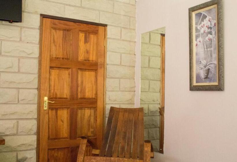 פנסיון Imperani Guesthouse