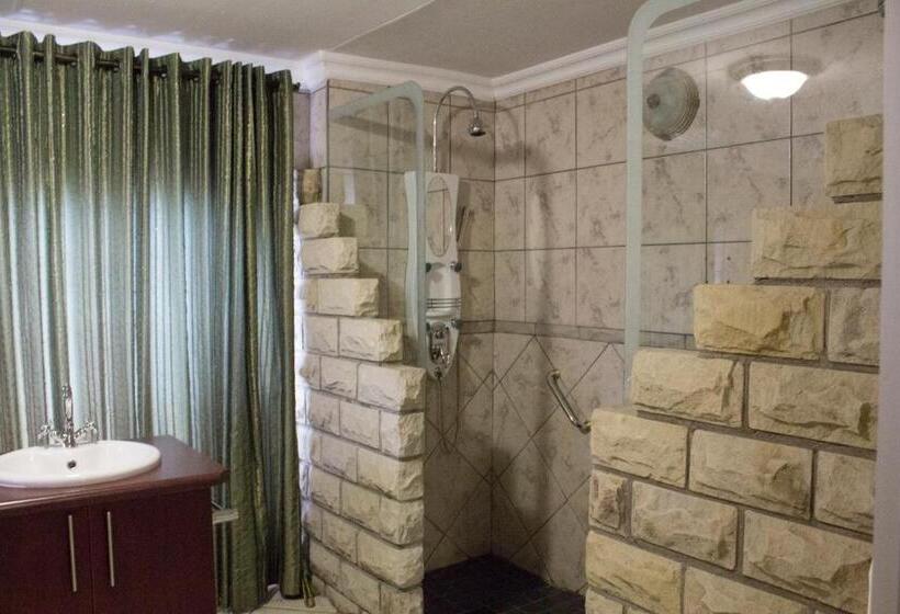 פנסיון Imperani Guesthouse