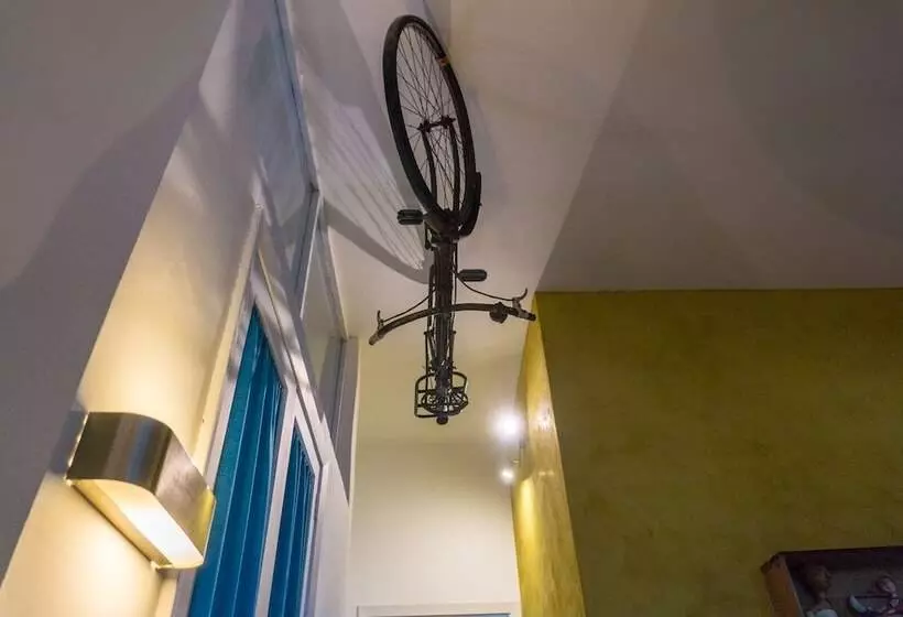 Aamiaismajoitus (B&B) Kartè