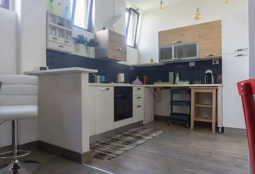 Aamiaismajoitus (B&B) Kartè