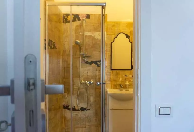 Aamiaismajoitus (B&B) Kartè