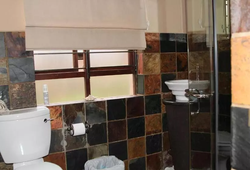 Majatalo Micasa Sucasa Guesthouse