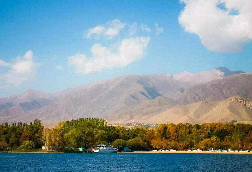 پانسیون Osobyi Guest House