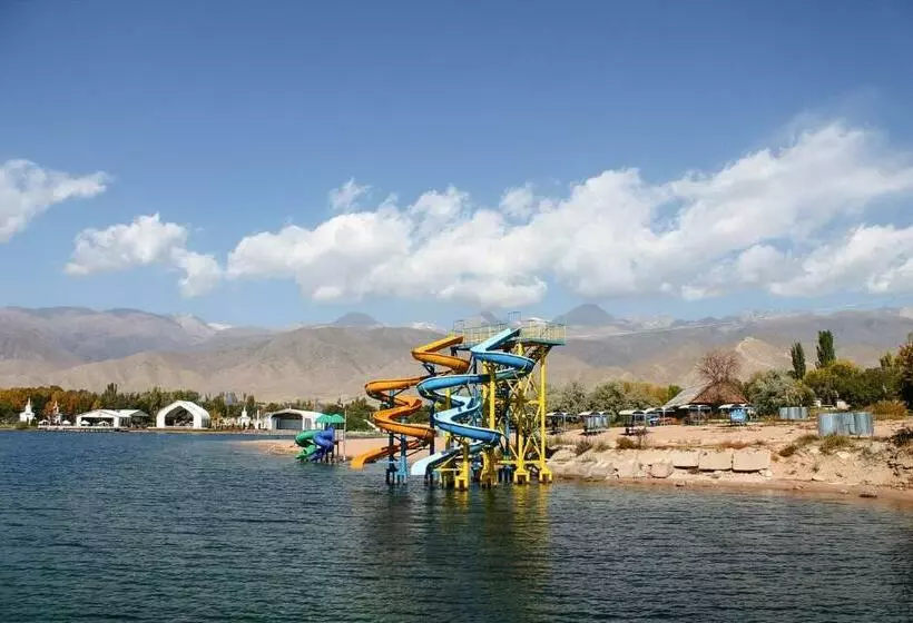 پانسیون Osobyi Guest House