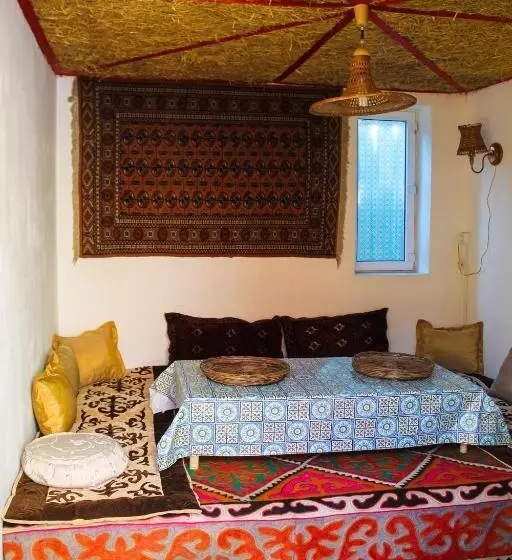 پانسیون Osobyi Guest House