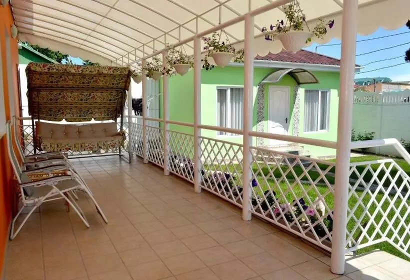 پانسیون Osobyi Guest House