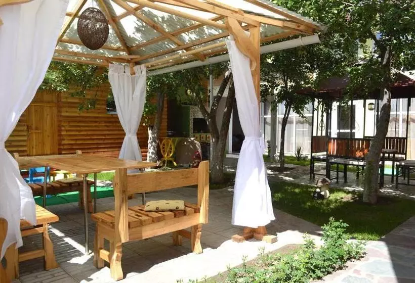 پانسیون Osobyi Guest House